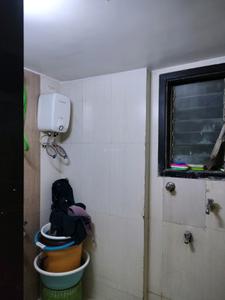 Common Bathroom Image of 500 Sq.ft 1 BHK Apartment / Flat for rent in Raunak Bliss, Kasarvadavali Thane for Rs. 24500