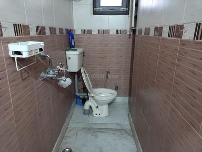 Bathroom Image of 1200 Sq.ft 2 BHK Builder Floor for rent in Hauz Khas New Delhi for Rs. 60000