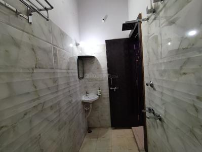 Bathroom Image of 3400 Sq.ft 2 BHK Independent House for rent in New Dillian Dehri On Sone for Rs. 8000