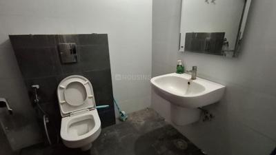 Bathroom Image of 1246 Sq.ft 2 BHK Apartment / Flat for rent in Alliance The Eminence, Gazipur Zirakpur for Rs. 18000