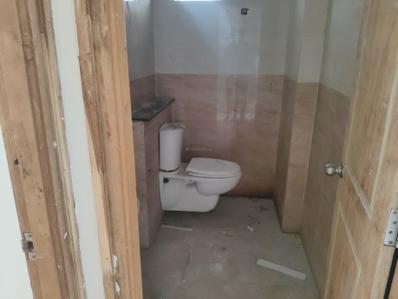 Bathroom Image of 730 Sq.ft 1 BHK Apartment / Flat for sale in Sri Sri Aero City, Bongloor Hyderabad for Rs. 3300000