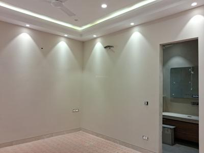 Bedroom Image of 2520 Sq.ft 4 BHK Builder Floor for sale in Punjabi Bagh New Delhi for Rs. 65000000