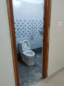 Bathroom Image of 720 Sq.ft 1 BHK Apartment / Flat for rent in Sanath Nagar Hyderabad for Rs. 11350