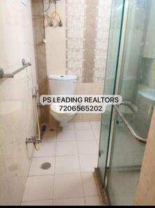 Bathroom Image of 1200 Sq.ft 2.5 BHK Builder Floor for sale in Hauz Khas New Delhi for Rs. 27500000