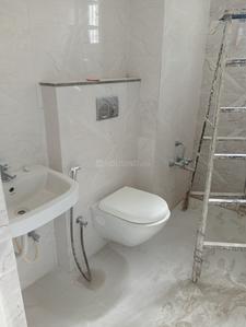 Bathroom Image of 1750 Sq.ft 3 BHK Apartment / Flat for sale in Renown, Shilaj Ahmedabad for Rs. 7400000