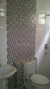 Bathroom Image of 1850 Sq.ft 3 BHK Builder Floor for rent in Janakpuri New Delhi for Rs. 45000
