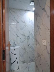 Common Bathroom Image of 1600 Sq.ft 3 BHK Apartment / Flat for sale in Sector 104 Noida for Rs. 7500000