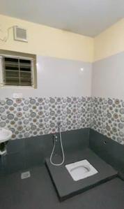 Bathroom Image of 1100 Sq.ft 2 BHK Apartment / Flat for rent in Urapakkam Chennai for Rs. 22000
