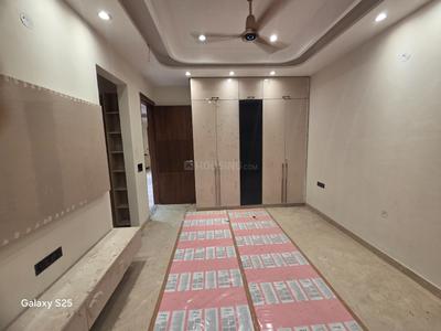 Bedroom Image of 2250 Sq.ft 3 BHK Builder Floor for sale in Laxmi Nagar New Delhi for Rs. 47000000