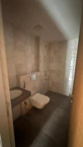 Bathroom Image of 1350 Sq.ft 3 BHK Apartment / Flat for sale in Lodha Bellagio, Powai Mumbai for Rs. 53500000