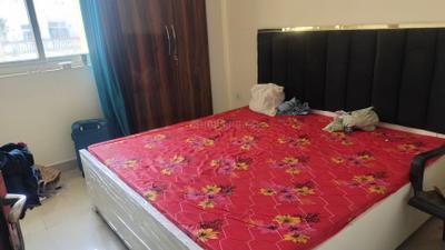 Bedroom Image of 1035 Sq.ft 2 BHK Apartment / Flat for sale in Amrapali Silicon City, Sector 76 Noida for Rs. 10000005