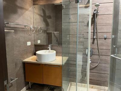 Bathroom Image of 4500 Sq.ft 4 BHK Independent House for rent in Panchsheel Park New Delhi for Rs. 225000