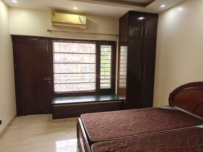 Bedroom Image of 2200 Sq.ft 2 BHK Apartment / Flat for rent in DDA Ganga Apartment , Vasant Kunj New Delhi for Rs. 70000