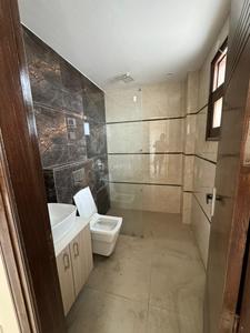 Bathroom Image of 2100 Sq.ft 2.5 BHK Builder Floor for rent in Sector 9 Gurgaon for Rs. 26000