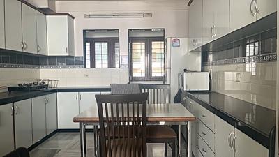 Kitchen Image of 1970 Sq.ft 4 BHK Apartment / Flat for sale in Kumud Apartment, Khar West Mumbai for Rs. 110000000