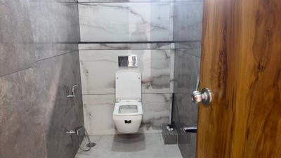 Bathroom Image of 800 Sq.ft 1 BHK Apartment / Flat for rent in Mahalakshmi Nagar Indore for Rs. 20000