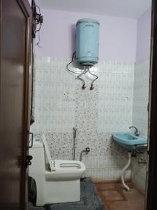 Bathroom Image of 1000 Sq.ft 2 BHK Independent House for rent in Kalkaji New Delhi for Rs. 35000
