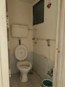 Common Bathroom Two Image of 410 Sq.ft 1 BHK Apartment / Flat for sale in Kandivali West Mumbai for Rs. 6800000