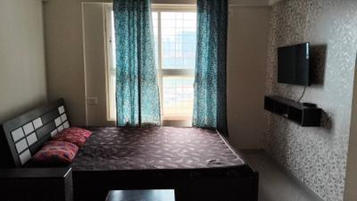 Bedroom Image of 320 Sq.ft 1 RK Apartment / Flat for rent in Nyati Elysia, Kharadi Pune for Rs. 24000