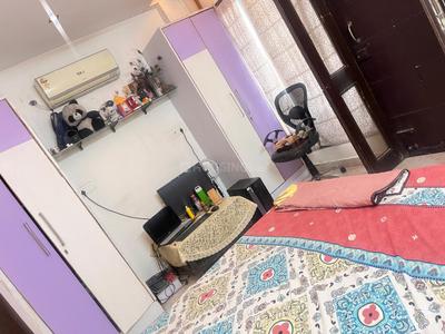 Bedroom Image of 1700 Sq.ft 3 BHK Builder Floor for sale in Vikaspuri New Delhi for Rs. 24500000