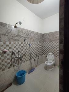 Bathroom Image of 1500 Sq.ft 2 BHK Builder Floor for rent in Badrish Colony Dehradun for Rs. 25000