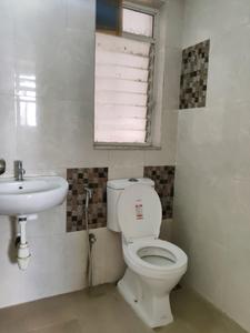 Common Bathroom Image of 365 Sq.ft 1 BHK Apartment / Flat for rent in Mahindra Happinest Kalyan, Bhiwandi Thane for Rs. 11400