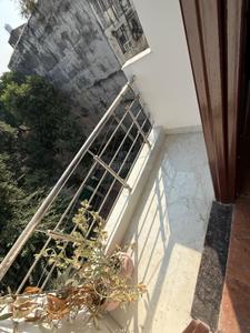 Balcony Image of 450 Sq.ft 1 BHK Apartment / Flat for rent in Chhattarpur New Delhi for Rs. 17000