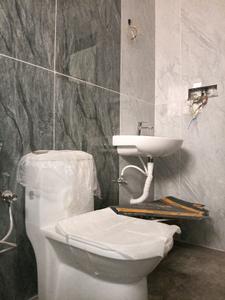 Common Bathroom Image of 1000 Sq.ft 2 BHK Apartment / Flat for rent in Mahadevapura Bengaluru for Rs. 46004