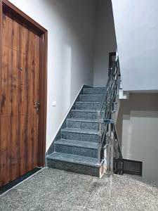 Staircase Image of 650 Sq.ft 1 BHK Apartment / Flat for rent in Sector 46 Gurgaon for Rs. 35000