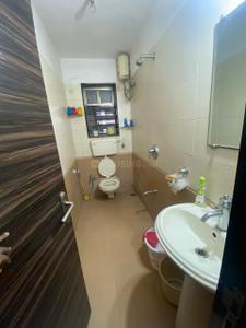 Bathroom Image of 1000 Sq.ft 2 BHK Apartment / Flat for sale in Lokhandwala Sierra Towers, Kandivali East Mumbai for Rs. 19500000