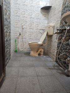 Bathroom Image of 1200 Sq.ft 3 BHK Independent House for rent in Madambakkam Chennai for Rs. 25000