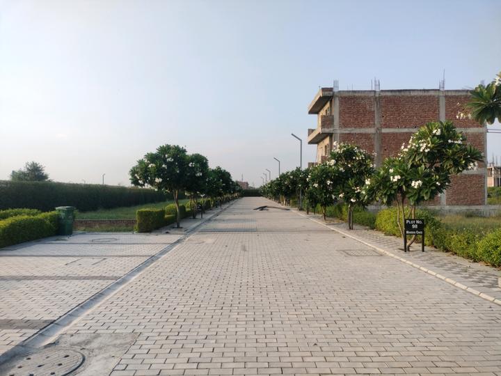 Mansha Oaks Main Image 1