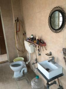Bathroom Image of 4200 Sq.ft 4 BHK Independent House for rent in Purple Cloud 9, Kondhwa Pune for Rs. 47000