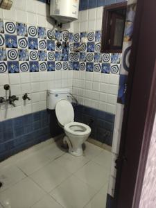 Bathroom Image of 1000 Sq.ft 2 BHK Apartment / Flat for rent in Sector 73 Noida for Rs. 22000