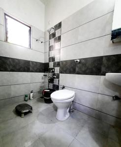 Bathroom Image of 1500 Sq.ft 4 BHK Villa for sale in Ananta Swagatam, Atladara Vadodara for Rs. 7500000