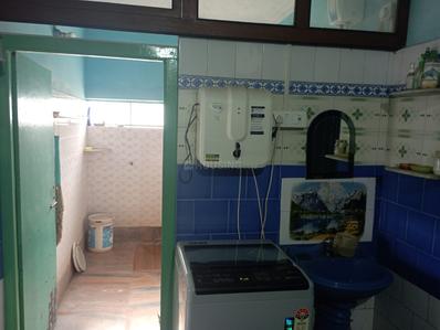 Bathroom Image of 450 Sq.ft 1 BHK Apartment / Flat for rent in Bishnupur Kolkata for Rs. 5000