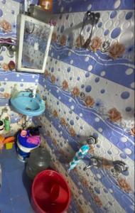 Bathroom Image of 500 Sq.ft 2 BHK Builder Floor for sale in Mominpore Kolkata for Rs. 2200000