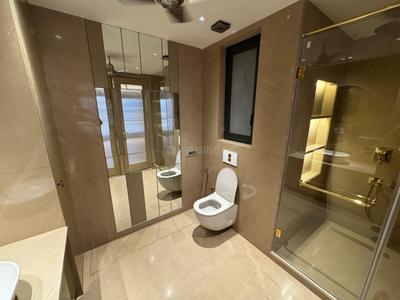 Bathroom Image of 2900 Sq.ft 3 BHK Builder Floor for rent in Greater Kailash II New Delhi for Rs. 290000