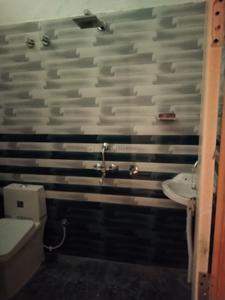 Bathroom Image of 1200 Sq.ft 3 BHK Builder Floor for rent in Sudhowala Dehradun for Rs. 18000
