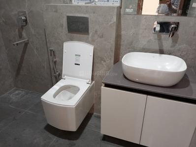 Bathroom Image of 2450 Sq.ft 4 BHK Apartment / Flat for sale in CGHS Friends Apartment, Sector 52 Gurgaon for Rs. 29000000