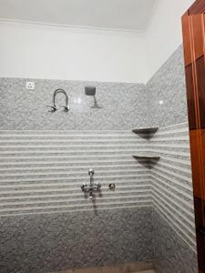 Bathroom Image of 350 Sq.ft 1 RK Apartment / Flat for rent in IDPL Colony Rishikesh for Rs. 8200