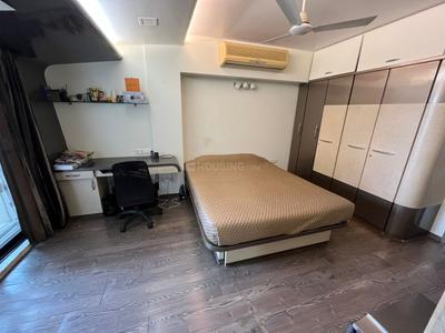 Bedroom Image of 2400 Sq.ft 3 BHK Apartment / Flat for sale in Juhu Mumbai for Rs. 100000000