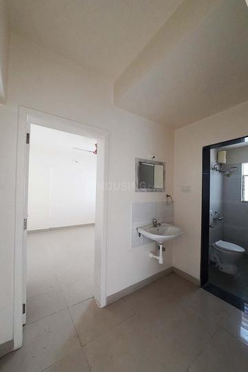 BU Bhandari Colonnade Main Image 1