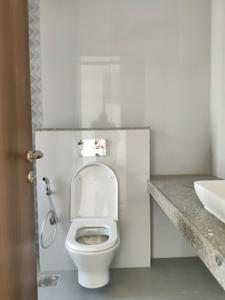 Bedroom Three Image of 999 Sq.ft 3 BHK Apartment / Flat for rent in Sheth Montana, Mulund West Mumbai for Rs. 77000