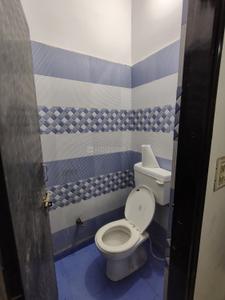 Bathroom Image of 1000 Sq.ft 3 BHK Independent House for rent in Muradnagar Ghaziabad for Rs. 15000