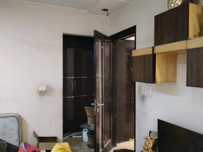 Bedroom Image of 900 Sq.ft 3 BHK Builder Floor for rent in Shalimar Bagh New Delhi for Rs. 39000