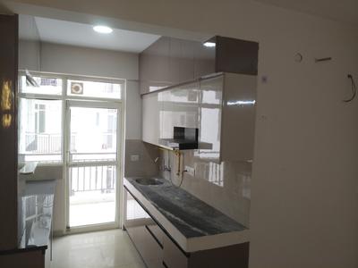 Kitchen Image of 750 Sq.ft 2 BHK Apartment / Flat for rent in Suncity Avenue 76, Sector 76 Gurgaon for Rs. 23000
