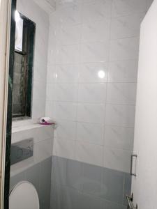 Common Bathroom One Image of 600 Sq.ft 1 BHK Apartment / Flat for rent in Bharat Vihar New Delhi for Rs. 17000