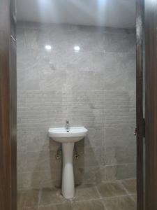 Common Bathroom Image of 1050 Sq.ft 2 BHK Apartment / Flat for sale in Titania Residency , Phi IV Greater Noida for Rs. 6300400