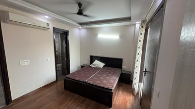 Bedroom Image of 2200 Sq.ft 4 BHK Builder Floor for rent in Vikaspuri New Delhi for Rs. 100000
